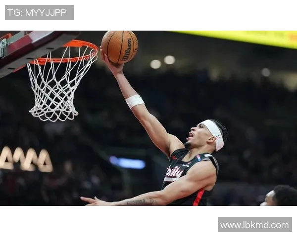 开拓者队后卫连续砍下30+，带领球队赢得胜利