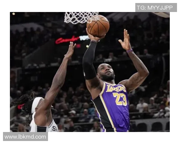 虎队主力罗伯特-高登连续两场砍下三双，表现抢眼